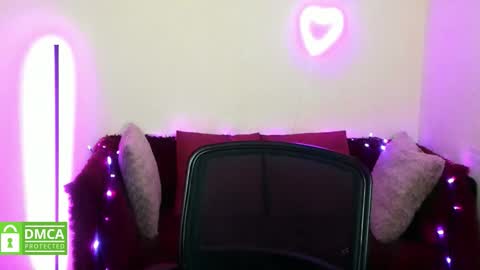 Snapshot of alicia_side_red chatting on 12/14/25, 06:41 Alicia online show from 12/14/25, 06:41