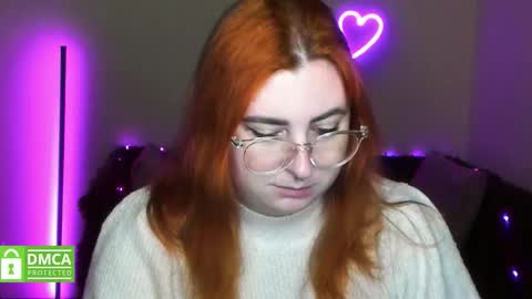 Snapshot of alicia_side_red chatting on 12/21/25, 12:23 Alicia online show from 12/21/25, 12:23