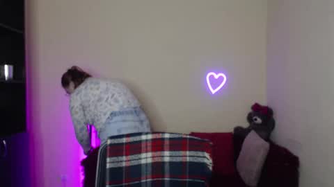 Alicia online show from 04/03/26, 05:27