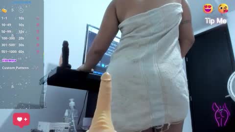 Snapshot of alicia_whittee chatting on 09/13/25, 10:04 alicia_whittee online show from 09/13/25, 10:04