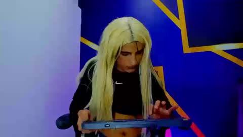 aliciaa_diamond2 online show from 03/25/26, 09:43