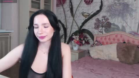 Veronica online show from 11/10/25, 02:38