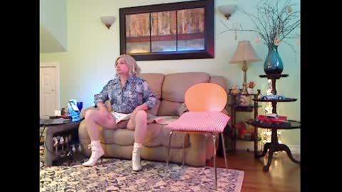 Alicia deHart  Help me reach 1000 Followers. Its FREE online show from 04/05/26, 08:50