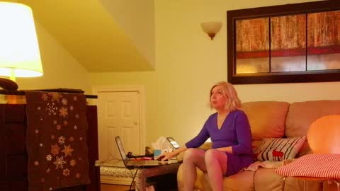 Alicia deHart  Help me reach 1000 Followers. Its FREE online show from 04/07/26, 11:26