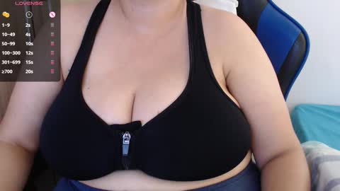 Snapshot of aliciaking_ chatting on 09/11/25, 07:47 of online show from 09/11/25, 07:47