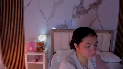 Snapshot of alicialevy chatting on 07/18/26, 10:19 LUNA online show from 07/18/26, 10:19