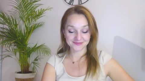 Alicia online show from 11/25/25, 06:08