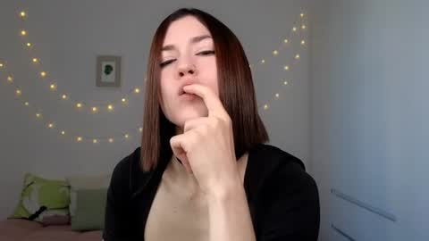 Snapshot of alicianoveli chatting on 07/17/26, 04:30 alicianoveli online show from 07/17/26, 04:30