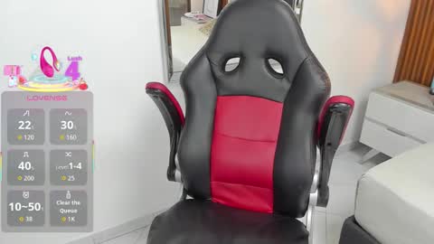 Snapshot of aliciatarly chatting on 10/30/25, 07:47 ALICIA online show from 10/30/25, 07:47