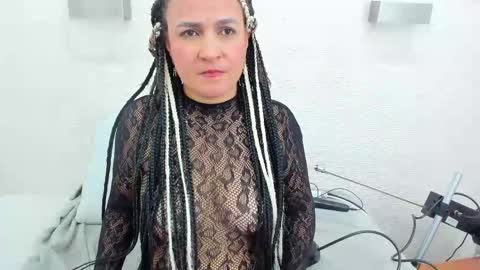 im tutti online show from 10/29/25, 02:36