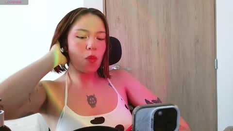 aliciia_23 online show from 04/25/26, 06:49