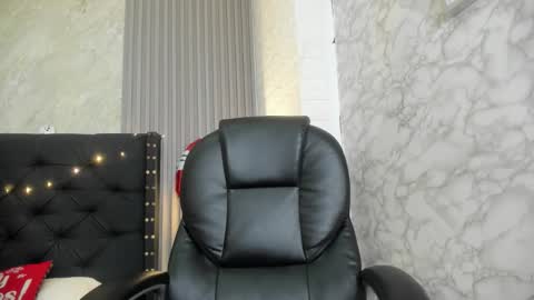 alicya online show from 12/18/25, 09:26