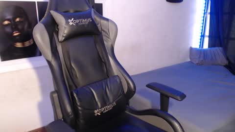 Snapshot of alid_17 chatting on 01/28/25, 07:42 Alid 17 online show from 01/28/25, 07:42