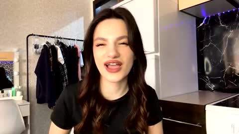 Niki online show from 03/30/26, 07:42