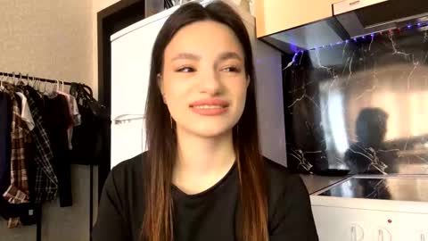 Niki online show from 03/31/26, 06:14