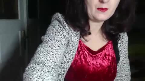 Snapshot of alidue chatting on 12/27/24, 06:31 Alidue online show from 12/27/24, 06:31