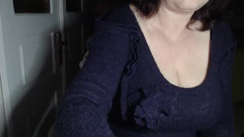 Snapshot of alidue chatting on 12/19/25, 08:38 Alidue online show from 12/19/25, 08:38