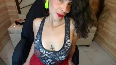 Snapshot of alie_martin_r chatting on 05/06/26, 08:36 Alie online show from 05/06/26, 08:36