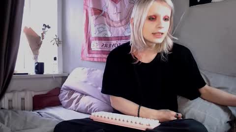 Alien Bella online show from 02/27/26, 12:27