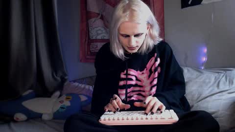 Alien Bella online show from 03/21/26, 09:51