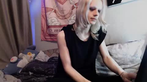 Alien Bella online show from 06/22/26, 11:13