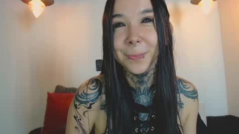 Snapshot of alien_eyes09 chatting on 04/25/26, 01:30 online show from 04/25/26, 01:30