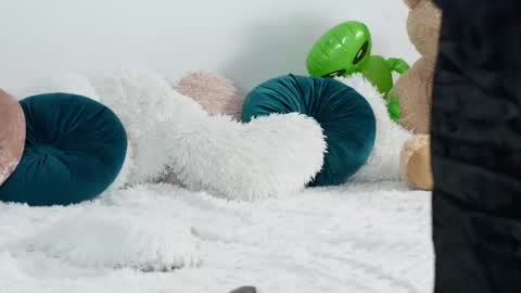 Snapshot of alieness chatting on 01/07/26, 04:15 Alieness Ivy online show from 01/07/26, 04:15