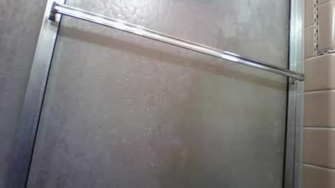 Snapshot of alienlove23 chatting on 12/15/25, 01:54 alienlove23 online show from 12/15/25, 01:54