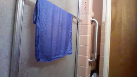 Snapshot of alienlove23 chatting on 02/14/26, 06:15 alienlove23 online show from 02/14/26, 06:15