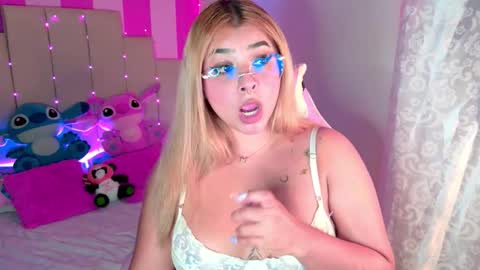 Snapshot of aliice_wonderland_ chatting on 10/10/25, 04:55 Aliice Brown online show from 10/10/25, 04:55