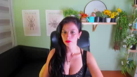 Snapshot of aliiz_01 chatting on 12/26/24, 11:46 Camii online show from 12/26/24, 11:46