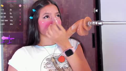 Snapshot of alina_cute18 chatting on 02/01/25, 02:34 alina online show from 02/01/25, 02:34