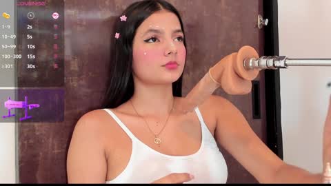 Snapshot of alina_cute18 chatting on 02/02/25, 11:51 alina online show from 02/02/25, 11:51