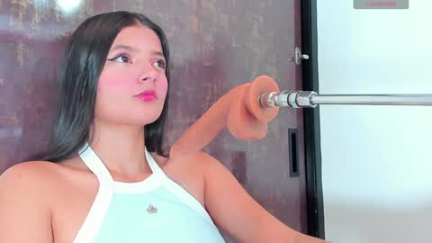 Snapshot of alina_cute18 chatting on 02/07/25, 11:34 alina online show from 02/07/25, 11:34