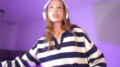 Snapshot of alina_lee01 chatting on 05/24/26, 12:26 NYX online show from 05/24/26, 12:26