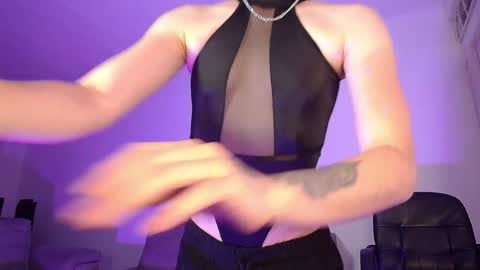 Snapshot of alina_lee01 chatting on 06/09/26, 12:33 NYX online show from 06/09/26, 12:33