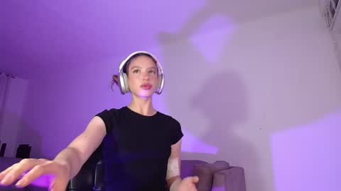 Snapshot of alina_lee01 chatting on 06/13/26, 12:41 NYX online show from 06/13/26, 12:41