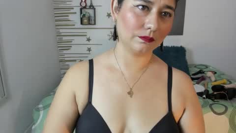 alinabozz1 online show from 09/21/25, 02:02