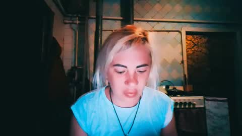 Snapshot of alinafrey_ chatting on 06/16/26, 07:27 Alina online show from 06/16/26, 07:27