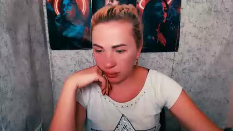 Snapshot of alinafrey_ chatting on 06/25/26, 05:23 Alina online show from 06/25/26, 05:23