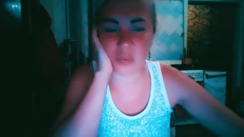 Snapshot of alinafrey_ chatting on 07/04/26, 05:41 Alina online show from 07/04/26, 05:41