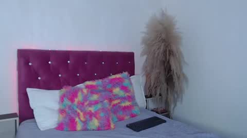 Snapshot of alinakiss_ chatting on 02/14/25, 01:34 lili online show from 02/14/25, 01:34