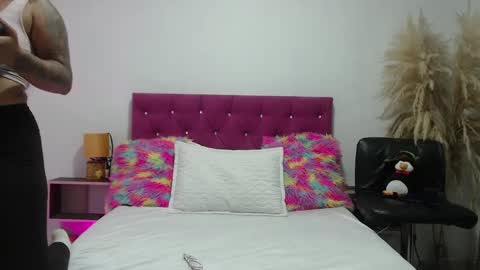 Snapshot of alinakiss_ chatting on 03/11/25, 03:26 lili online show from 03/11/25, 03:26