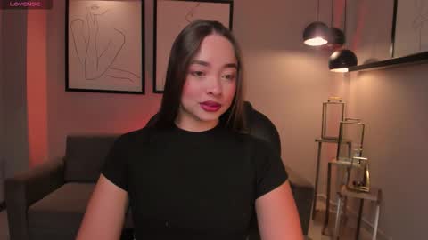 alinakravitz_ online show from 12/05/25, 11:41