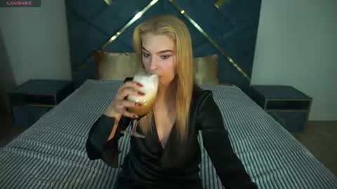 Alina online show from 06/19/26, 08:34