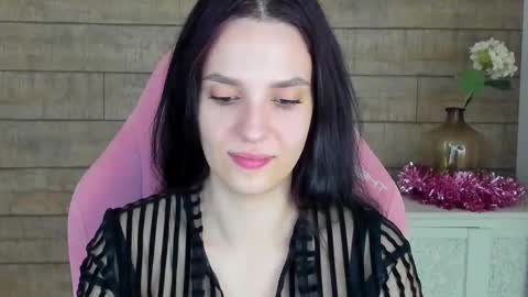 Snapshot of alinamarshal chatting on 01/14/26, 04:29 AlinaMarshal online show from 01/14/26, 04:29