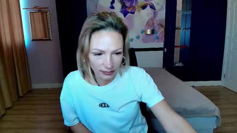 AlinaMoor online show from 10/25/25, 06:10