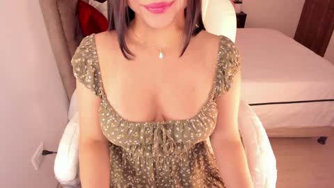 Snapshot of alinaowens chatting on 01/28/25, 09:08 alinaowens online show from 01/28/25, 09:08