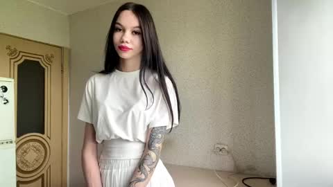 Snapshot of alinareik chatting on 05/28/26, 11:18 Mary online show from 05/28/26, 11:18
