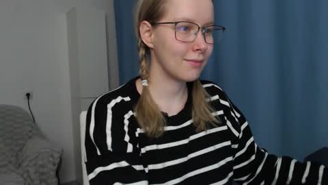 alinasei online show from 11/22/25, 05:45